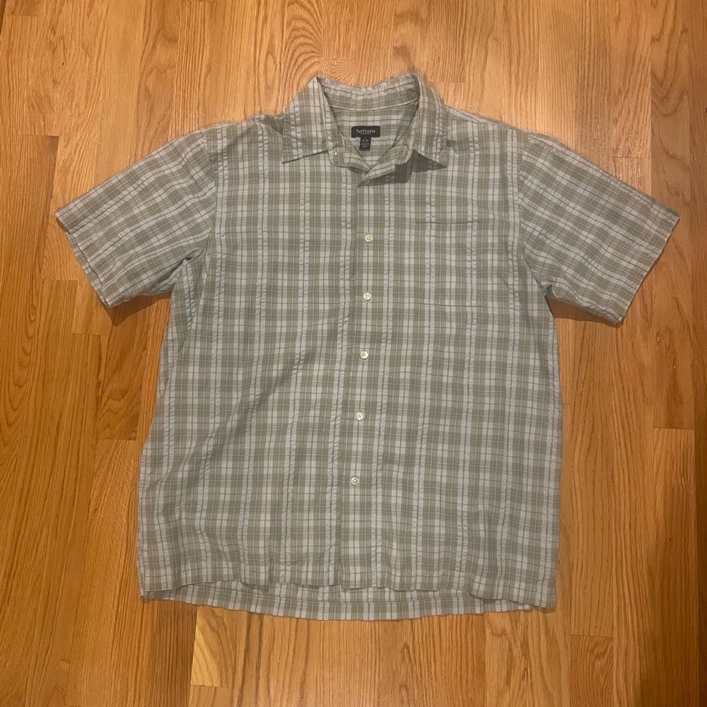 VanHeusen Button Down Shirt, Size L
